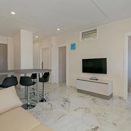 Apartment Flore Residence