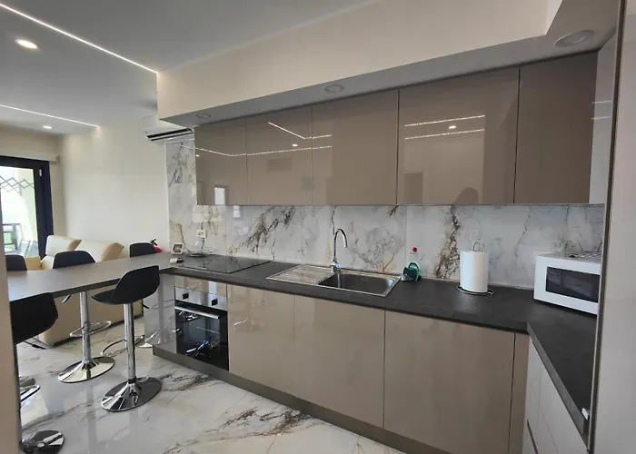 Flore Residence Apartment